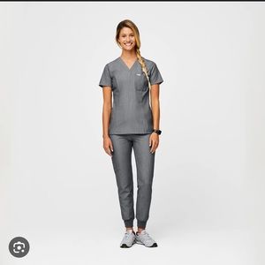 Graphite scrubs top and bottom